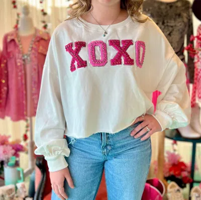 Peach Love Xoxo Cropped Sweater In White, Pink In Multi