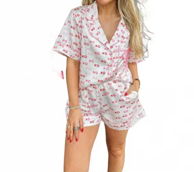 Peach Love Xoxo Satin Pajama Set In White/pink