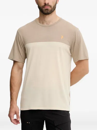 Peak Performance Trail Colour-block Logo-print T-shirt In Neutral