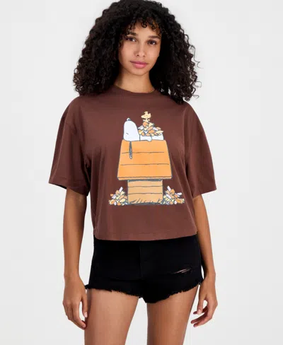 Peanuts Juniors' Snoopy Boxy Crewneck Tee In Shaved Chocolate