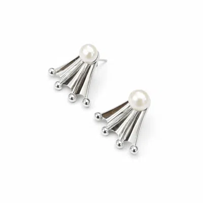 Pearl Code Women's White Paw Pearl Earrings