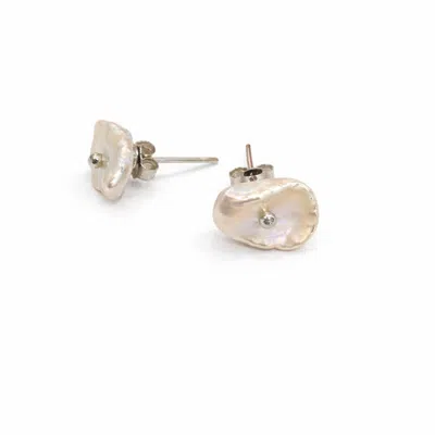 Pearl Code Women's White Rozeta Zenith Earrings
