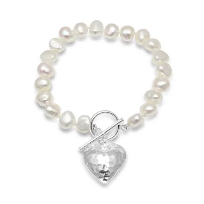 Pearls Of The Orient Online Women's White / Silver Amare White Cultured Freshwater Pearl Bracelet With Silver Hammered Heart Pen In Multi