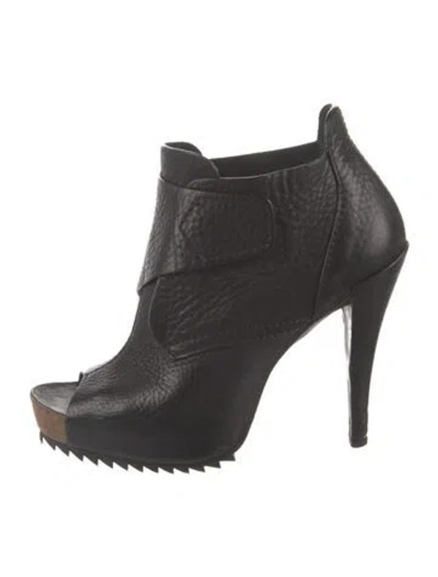 Pre-owned Pedro Garcia Leather Pumps In Black