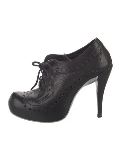 Pre-owned Pedro Garcia Leather Pumps In Black