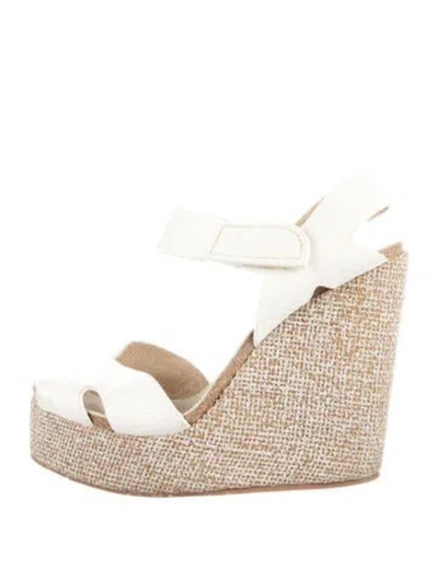 Pre-owned Pedro Garcia Leather Pumps In White