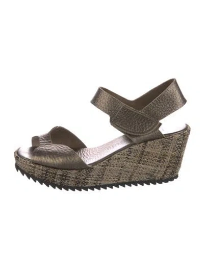 Pre-owned Pedro Garcia Leather Slingback Pumps In Gold