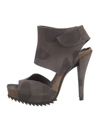 Pre-owned Pedro Garcia Suede Camouflage Print Slingback Pumps In Gray