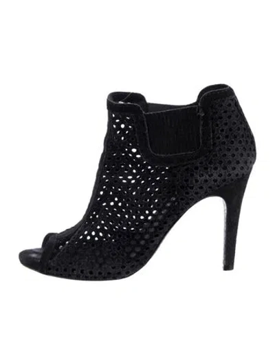 Pre-owned Pedro Garcia Suede Lace Pattern Pumps In Black