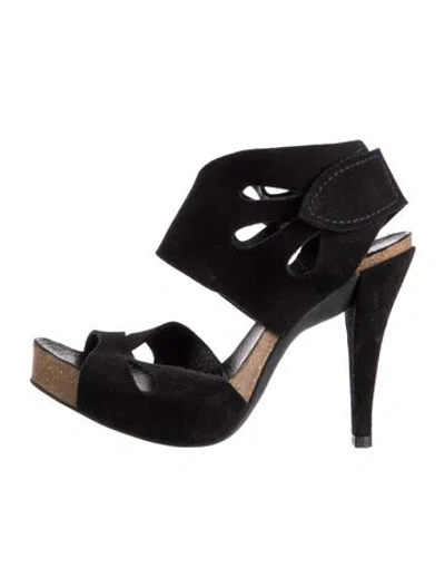 Pre-owned Pedro Garcia Suede Pumps In Black