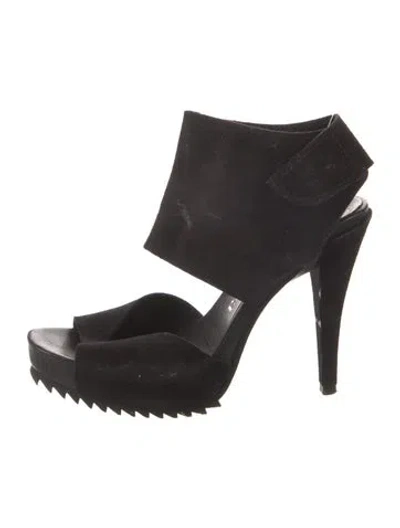 Pre-owned Pedro Garcia Suede Slingback Pumps In Black