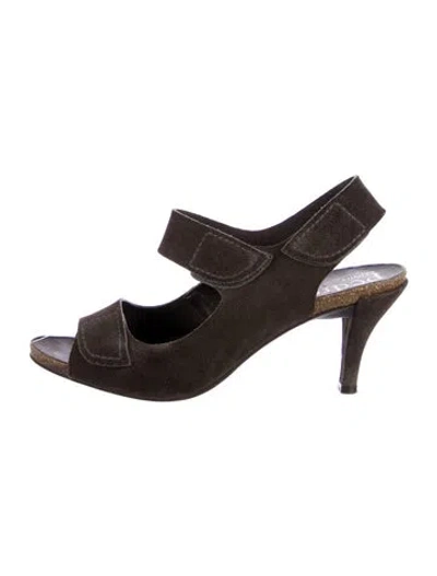 Pre-owned Pedro Garcia Suede Slingback Pumps In Brown
