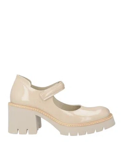 Pedro Garcia Pedro García Woman Pumps Cream Size 9 Leather In White