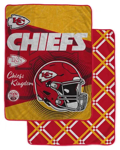 Pegasus Sports Kansas City Chiefs Nfl Team Helmet Oversized Fleece Blanket In Multi