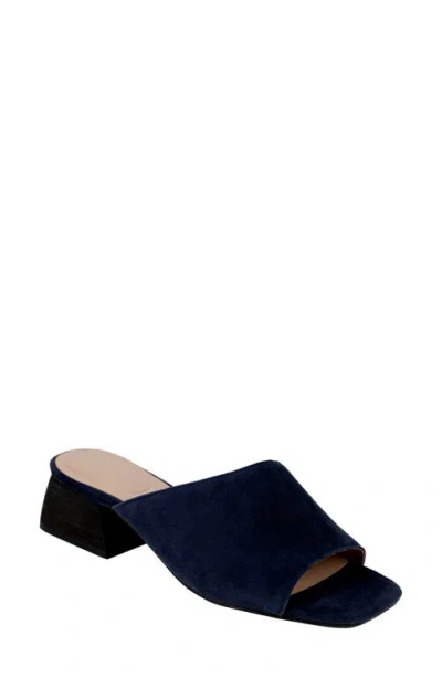 Pelle Moda Naura Slide Sandal In Black