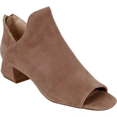 Pelle Moda Vaneza Open Toe Sandal In Brown