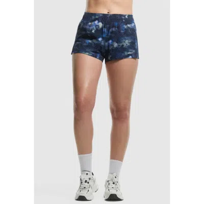 Peloton 3" Everyday Woven Run Short In City Grit Print