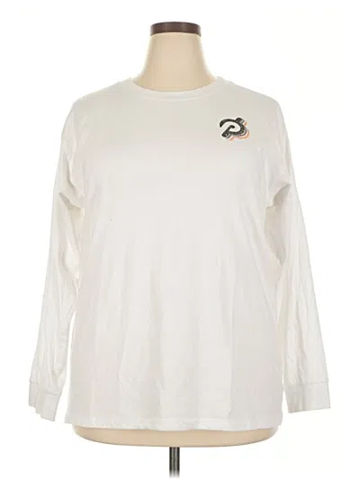 Pre-owned Peloton Long Sleeve T-shirt In Ivory