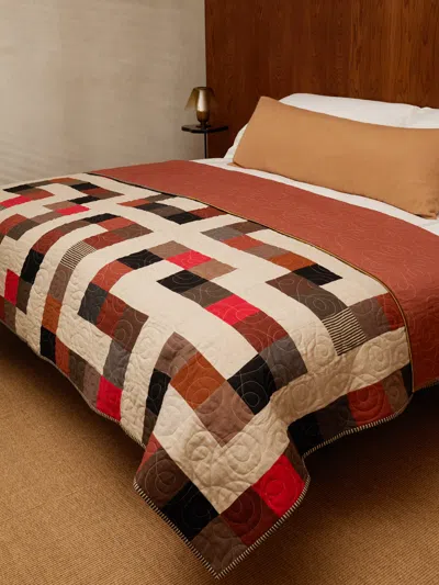 Pemberton Qwilts Kuba Meander Patchwork Quilt  Abask Luxury Gift In Red