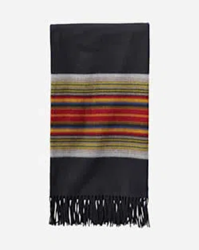 Pendleton 5th Avenue Acadia Throw In Black,gold