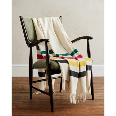 Pendleton 5th Avenue Glacier Throw In Cream,red