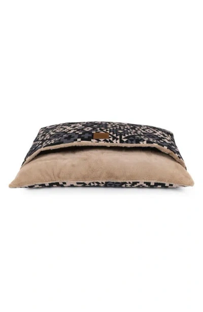 Pendleton Burrow Pet Bed In Blue Ridge Black