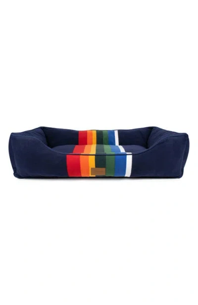 Pendleton Fleece Kuddler Dog Bed In Cabin Stripe Shale