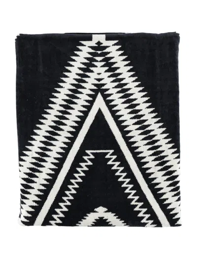 Pendleton Jacquard Bath Towel In Los Ojos Black