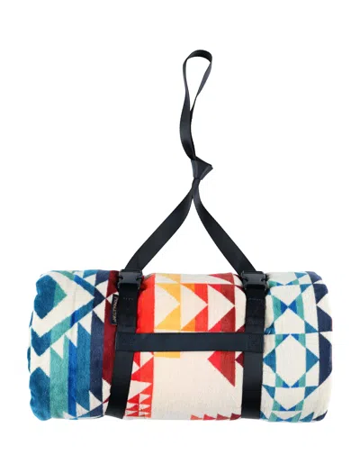 Pendleton Jacquard Beach Towel For Two In Pilot Rock Ivory