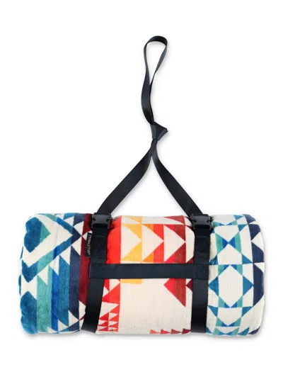 Pendleton Jacquard Beach Towel For Two In Pilot Rock Ivory