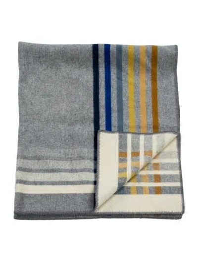 Pre-owned Pendleton Plaid Patterned Wool-blend Throw Blanket In Gray