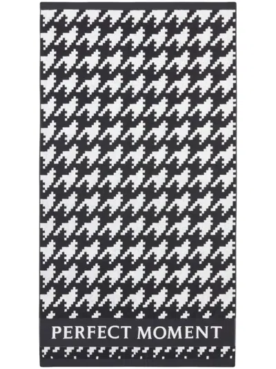 Perfect Moment Houndstooth-print Beach Towel In Black