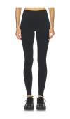 Perfect Moment Perfect Thermal Legging In Black