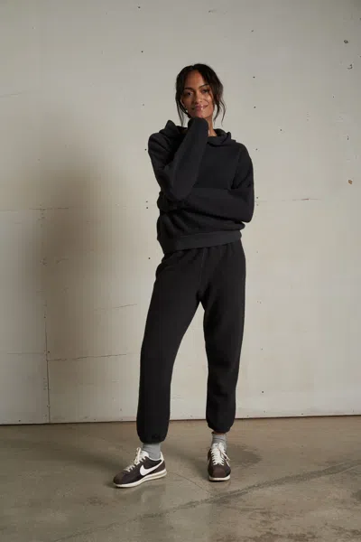 Perfect White Tee Fleetwood In Black