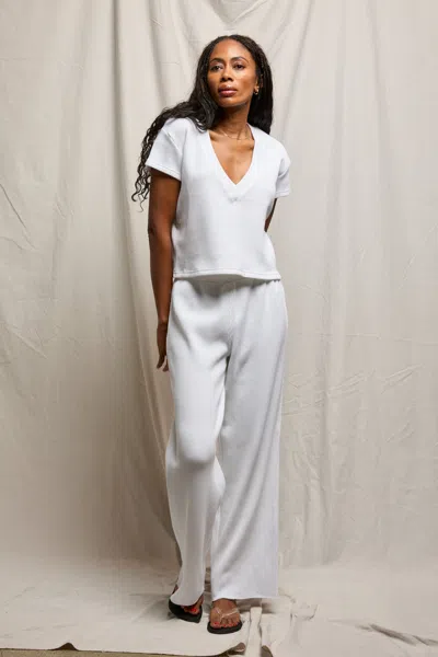 Perfectwhitetee Jada Boxy Waffle V-neck Tee In White