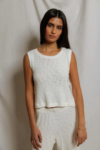 Perfectwhitetee Kala In White