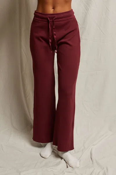 Perfect White Tee Kylie In Red