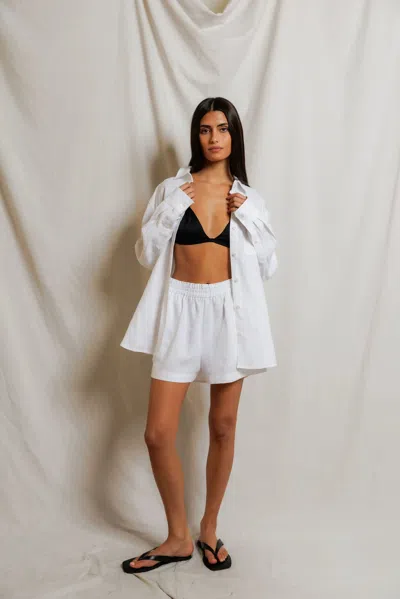 Perfectwhitetee Malin In White