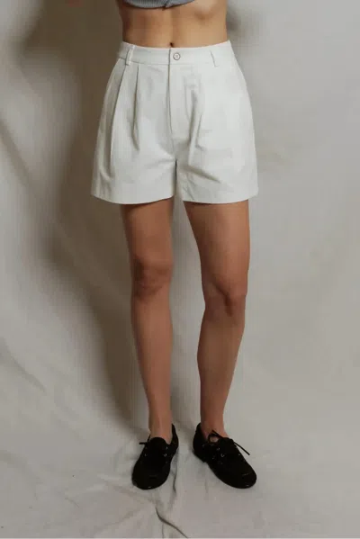 Perfectwhitetee Mei In White