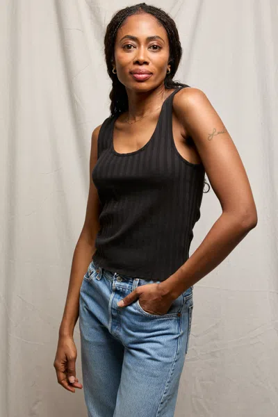 Perfectwhitetee Rae In Black