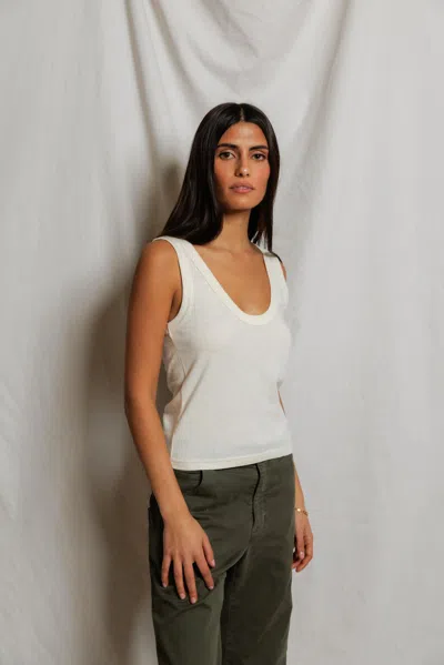 Perfectwhitetee Vicky In White