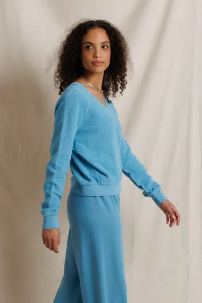 Perfectwhitetee Ziggy V-neck In Blue