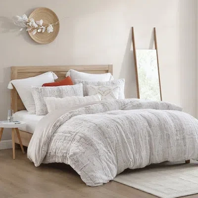 Peri Home Snow Leopard Microfiber Reversible 3 Piece Comforter Set In Ivory