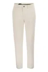 Peserico Chino Trousers In Stretch Cotton Gabardine In Neutral