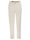 Peserico Chino Trousers In Stretch Cotton Gabardine In Neutral