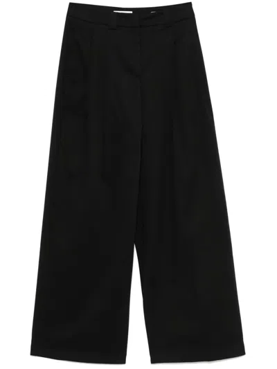 Peserico Gabardine-weave Trousers In Black