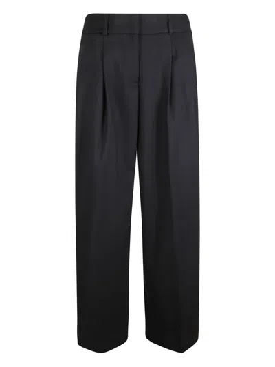 Peserico Pleated-front Trousers In Black