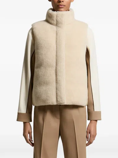 Peserico Shearling-panel Quilted Gilet In Neutral