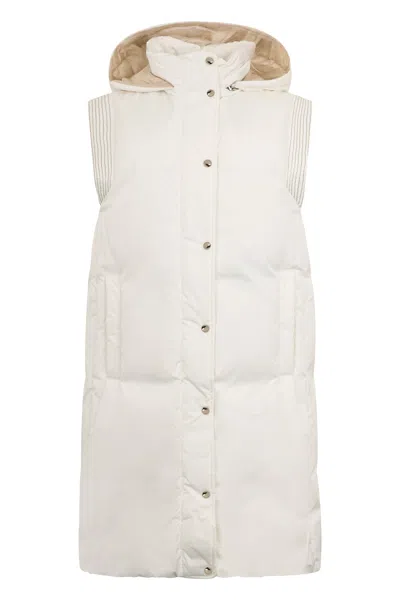 Peserico White Long Gilet With Minimal And Chic Design.
