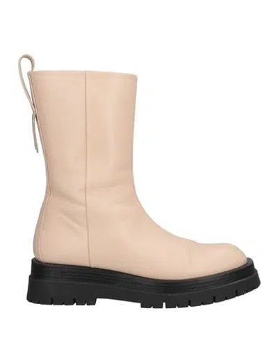 Peserico Woman Ankle Boots Beige Size 8 Soft Leather